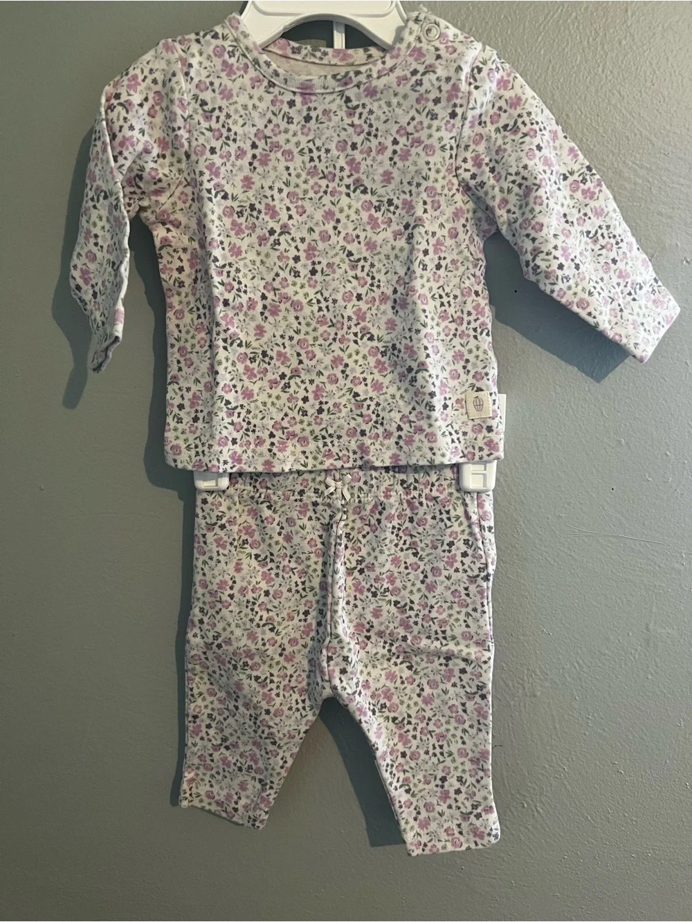 Carter’s Baby girl Floral Long-Sleeve Pajama Set – Pink/purple Floral prints